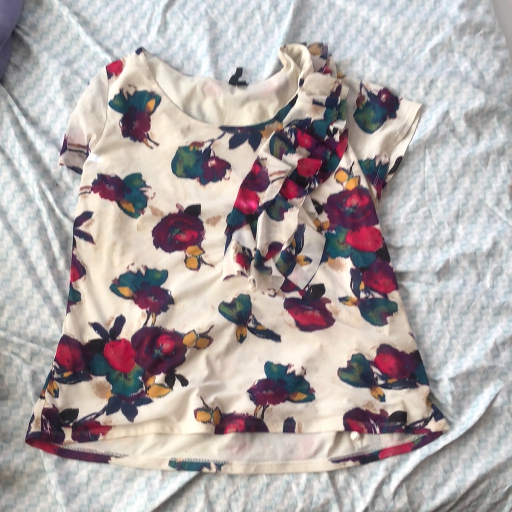 Women’s Tee with Ruffles